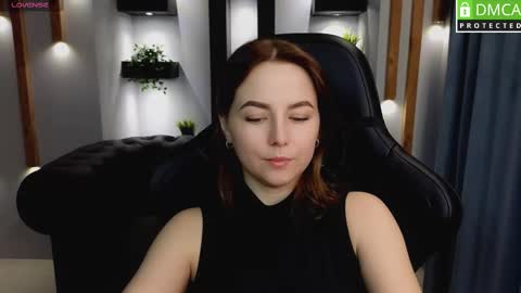 Snapshot of mira_mermayd chatting on February 28, 4:43 am Mira online show from February 28, 4:43 am