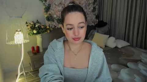 Emma online show from November 14, 7:27 pm