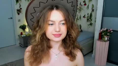 Emma online show from April 16, 8:09 pm