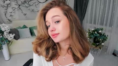 Snapshot of miraclecurly chatting on September 30, 7:46 pm Emma online show from September 30, 7:46 pm