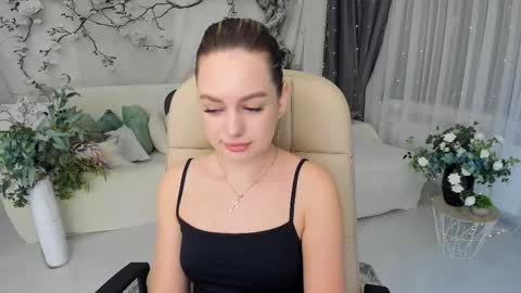 Snapshot of miraclecurly chatting on October 9, 7:52 pm Emma online show from October 9, 7:52 pm