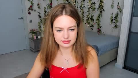 Snapshot of miraclecurly chatting on October 13, 7:27 pm Emma online show from October 13, 7:27 pm