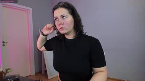 Snapshot of miradiaz chatting on February 25, 12:16 pm Meera online show from February 25, 12:16 pm