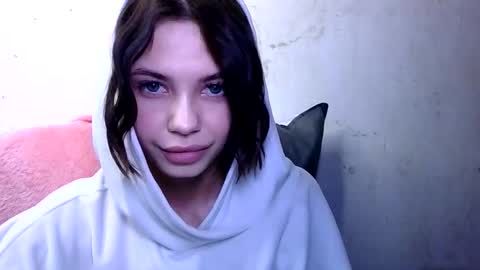 MiraLaPics online show from March 30, 4:40 pm