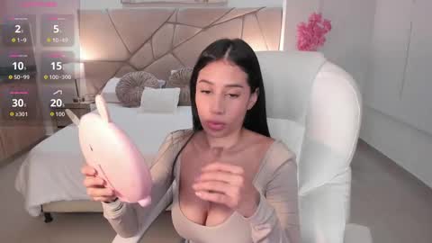 miranda_crawfor online show from November 5, 7:27 pm