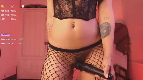 MIRANDA HERNANDEZ online show from April 14, 5:11 am