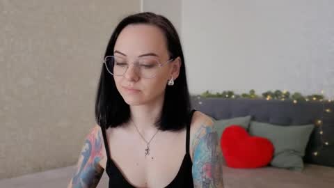 MiraSkyy online show from April 26, 12:25 pm