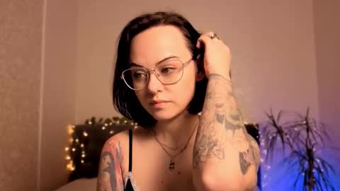 MiraSkyy online show from November 30, 7:10 pm