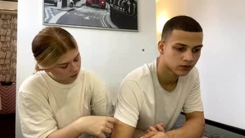 mirelcouple online show from April 11, 9:46 am