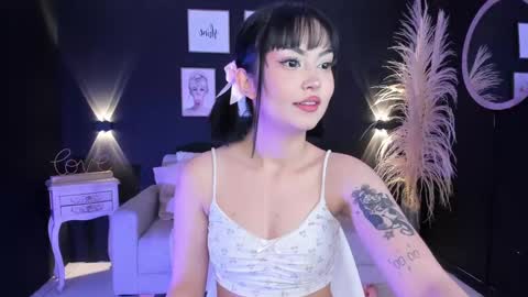 Snapshot of mishanabi_ chatting on October 13, 6:43 pm Misha online show from October 13, 6:43 pm