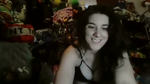 Snapshot of mishkawolfcatbbbygirl chatting on February 18, 10:36 pm mishkababygirl online show from February 18, 10:36 pm
