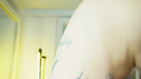 miss___angel online show from April 3, 1:51 pm