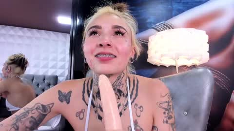 Snapshot of miss___angel chatting on February 12, 9:11 pm miss___angel online show from February 12, 9:11 pm