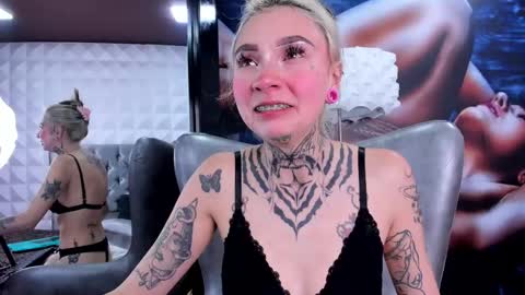 Snapshot of miss___angel chatting on March 7, 9:27 pm miss___angel online show from March 7, 9:27 pm