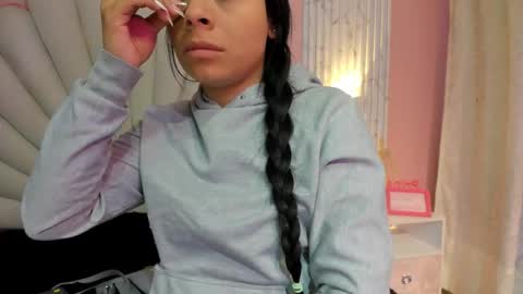 miss__star_ online show from March 12, 2:54 pm