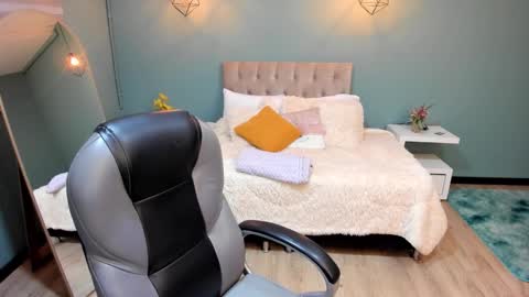 Cataleya online show from December 14, 11:05 am