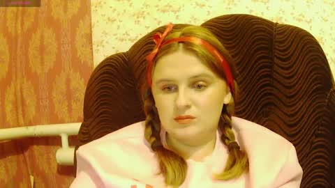 Miss Iriss online show from April 4, 6:37 pm