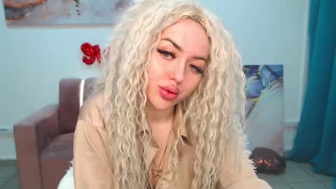 miss_kiten online show from February 11, 4:01 am