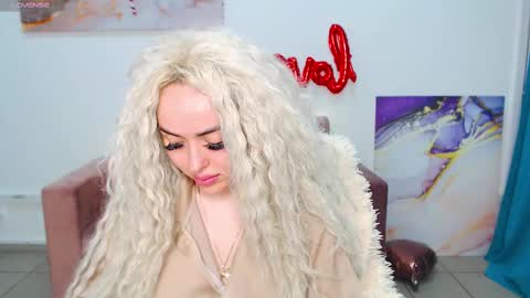 miss_kiten online show from February 19, 12:14 am