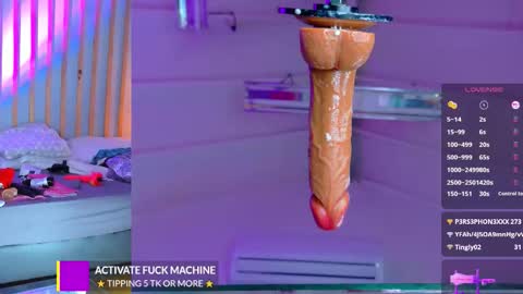  Miss Pawi online show from November 22, 9:45 pm