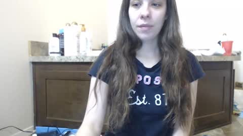 Snapshot of miss_sunshine01 chatting on January 30, 1:33 am Bella online show from January 30, 1:33 am