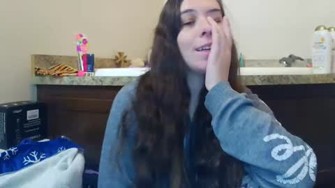 Snapshot of miss_sunshine01 chatting on October 7, 3:19 pm Bella online show from October 7, 3:19 pm