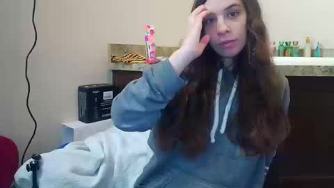 Snapshot of miss_sunshine01 chatting on October 10, 2:34 pm Bella online show from October 10, 2:34 pm