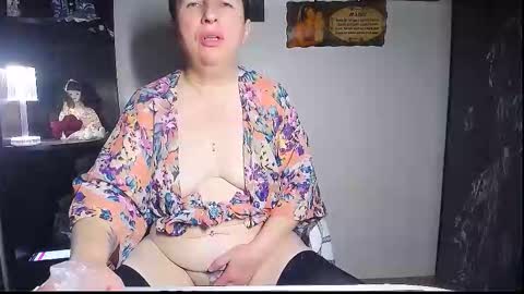 Snapshot of miss_tasha_kom chatting on October 23, 6:37 am miss_tasha_kom online show from October 23, 6:37 am