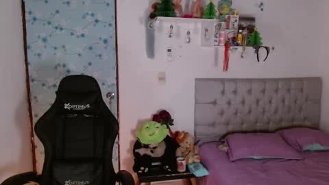 Snapshot of miss_valery2 chatting on February 16, 4:53 am hanna online show from February 16, 4:53 am