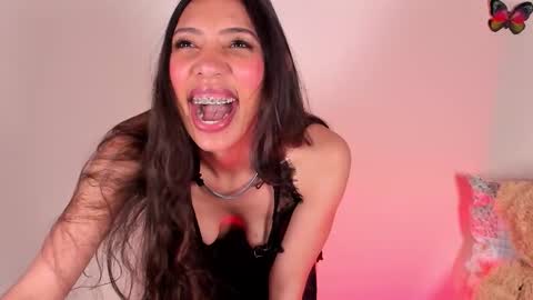 Miss Veronica online show from September 25, 1:40 pm