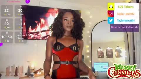 Snapshot of miss_west chatting on December 26, 3:16 am Tay Tay Independent Model online show from December 26, 3:16 am
