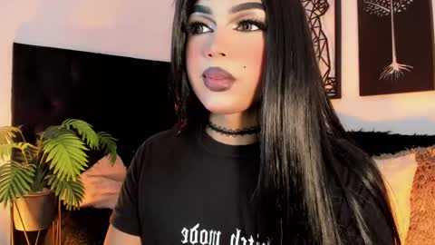 Snapshot of miss_zz chatting on September 23, 7:20 pm miss_zz online show from September 23, 7:20 pm