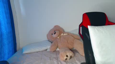 Snapshot of missakamee_420 chatting on December 23, 5:11 pm violeta online show from December 23, 5:11 pm