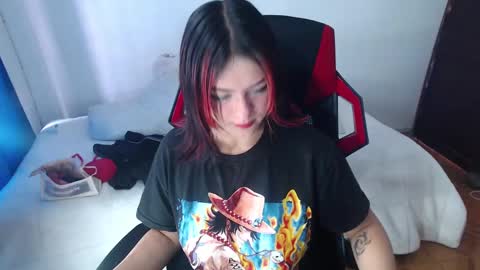 Snapshot of missakamee_420 chatting on January 20, 4:45 pm violeta online show from January 20, 4:45 pm