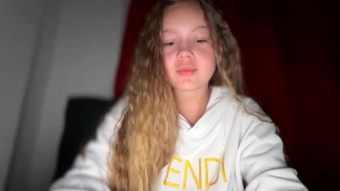 Ameliahs online show from March 25, 9:49 am