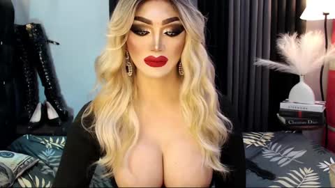 Snapshot of misschannel4sub chatting on February 20, 11:54 pm PRIESTESS CHANNEL online show from February 20, 11:54 pm