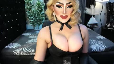 Snapshot of misschannel4sub chatting on October 14, 7:28 pm PRIESTESS CHANNEL online show from October 14, 7:28 pm