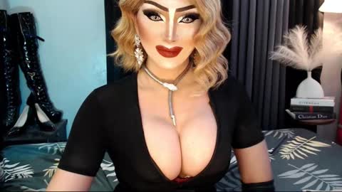 Snapshot of misschannel4sub chatting on September 22, 10:03 pm PRIESTESS CHANNEL online show from September 22, 10:03 pm