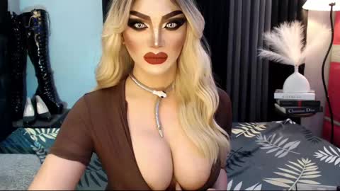 Snapshot of misschannel4sub chatting on March 11, 4:51 am PRIESTESS CHANNEL online show from March 11, 4:51 am
