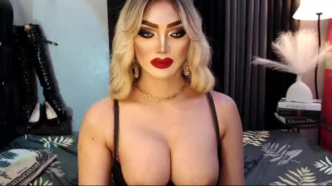 Snapshot of misschannel4sub chatting on February 19, 2:23 am PRIESTESS CHANNEL online show from February 19, 2:23 am