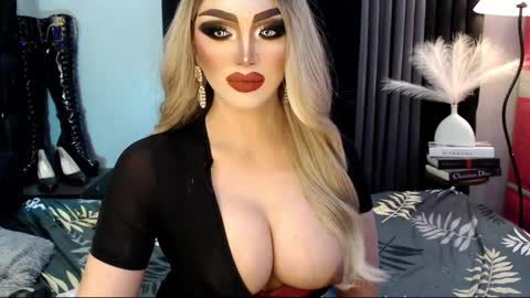Snapshot of misschannel4sub chatting on March 6, 7:21 pm PRIESTESS CHANNEL online show from March 6, 7:21 pm