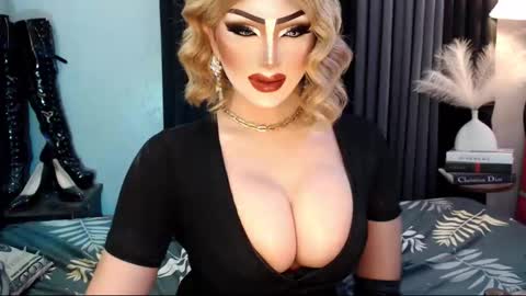 Snapshot of misschannel4sub chatting on September 23, 10:16 pm PRIESTESS CHANNEL online show from September 23, 10:16 pm