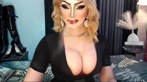 Snapshot of misschannel4sub chatting on September 27, 12:41 am PRIESTESS CHANNEL online show from September 27, 12:41 am