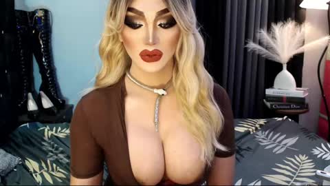 Snapshot of misschannel4sub chatting on March 3, 8:16 am PRIESTESS CHANNEL online show from March 3, 8:16 am