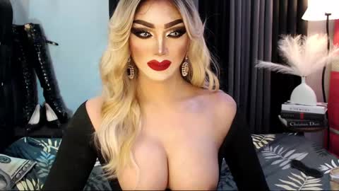 Snapshot of misschannel4sub chatting on February 21, 4:07 am PRIESTESS CHANNEL online show from February 21, 4:07 am