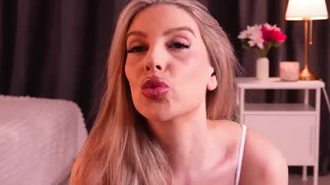 Claire online show from June 10, 8:08 pm