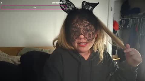 missemmbeex online show from April 4, 1:23 am