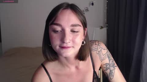 missfiti online show from November 14, 5:15 pm