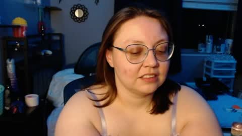 missfoxe12 online show from April 6, 3:04 am