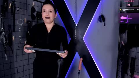 Snapshot of misskara_ariana_bdsm chatting on September 15, 11:55 am Miss Kara and Ariana online show from September 15, 11:55 am
